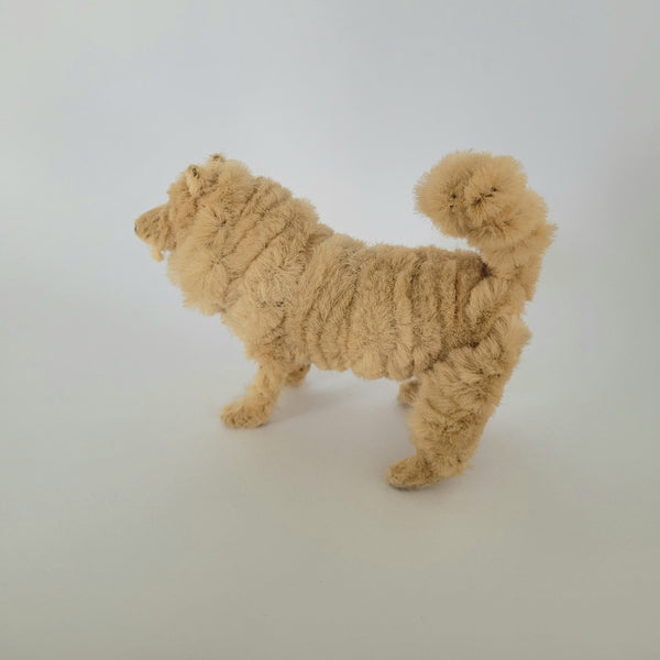 1/12th scale Golden Retriever or Chow