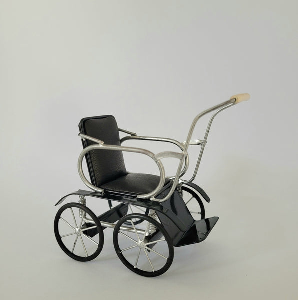 1/12th 1950s push chair by Colin and Yvonne Roberson