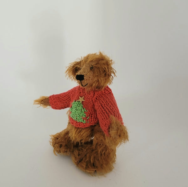 4" tall Gylls Bears bear with a Christmas Sweater