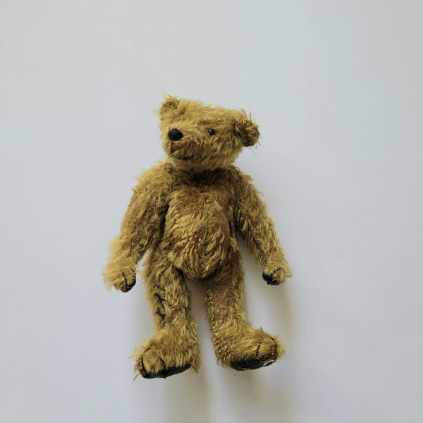 4" tall "Henrietta" a handsewn bear from Hedgerow Bears