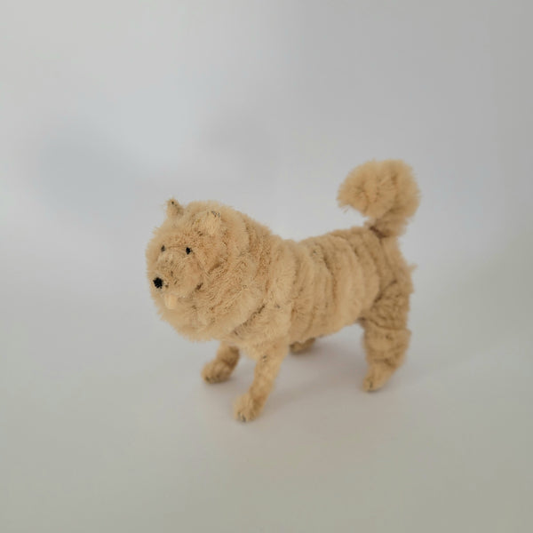 1/12th scale Golden Retriever or Chow