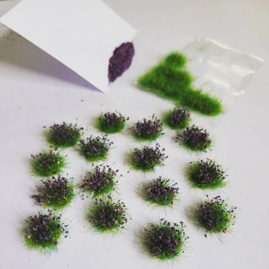 20 small Grassy Tufts for landscaping and plant making in 48th scale. Also suitable for use in 24th and 12th scales