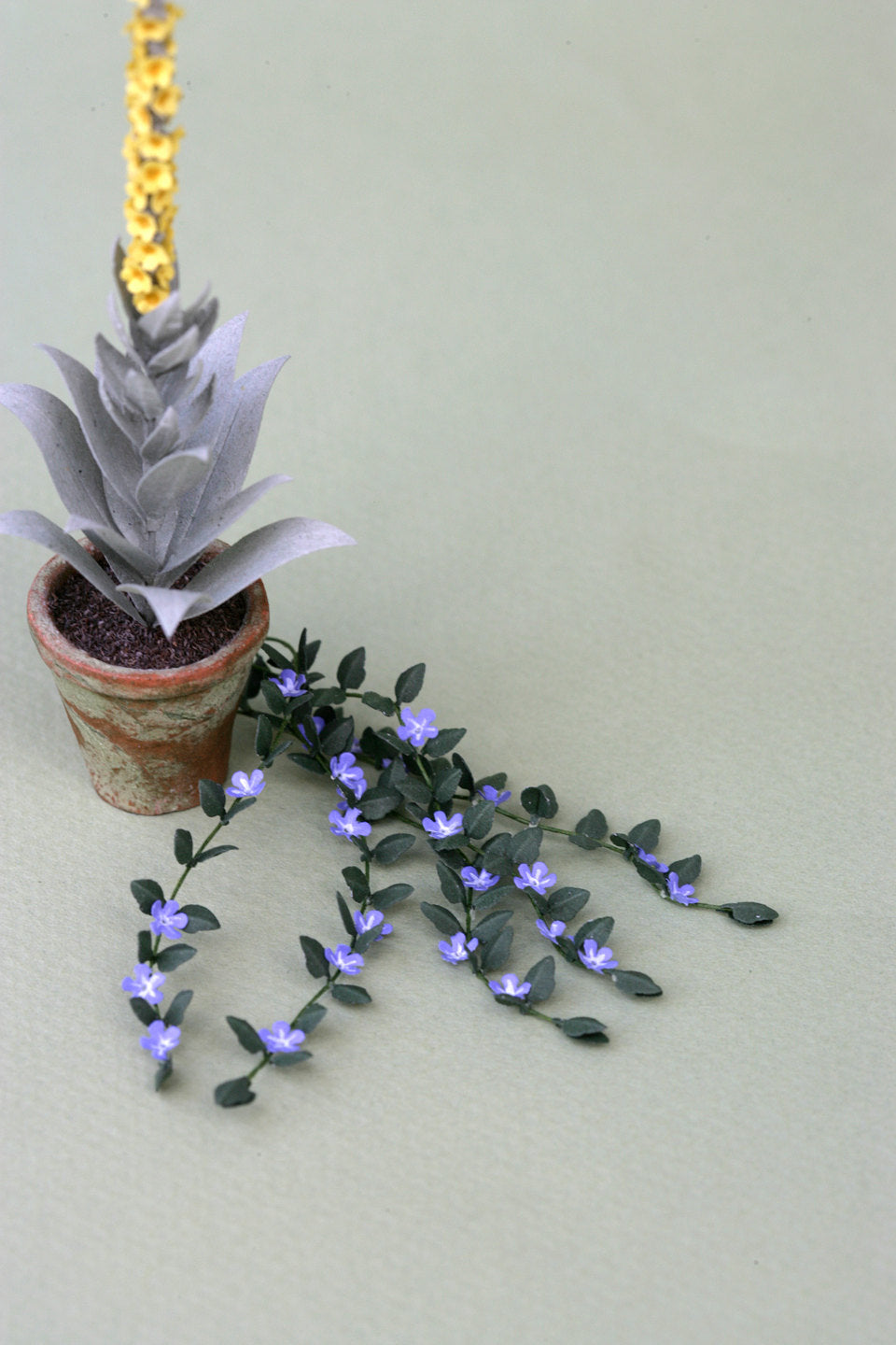 Vinca Major Paper Flower Kit  for 1/12th scale Dollhouses, Florists and Miniature Gardens